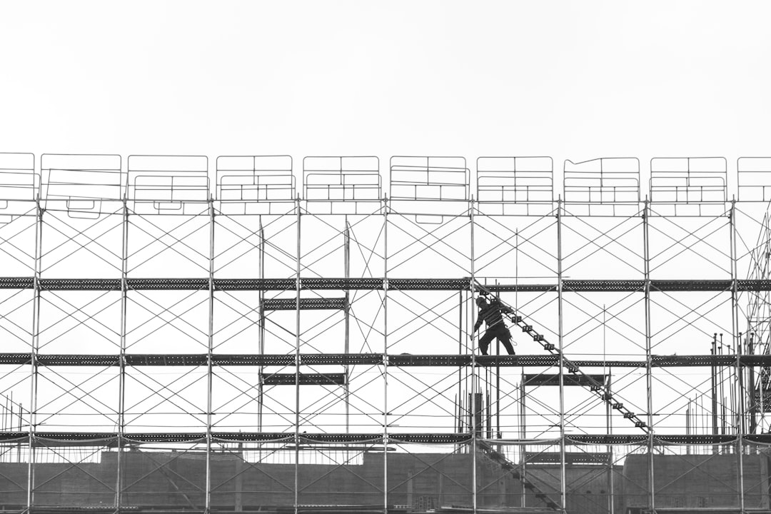 formation et certification en échafaudage : développez vos compétences, maîtrisez les normes de sécurité et obtenez une certification reconnue pour travailler en toute confiance.